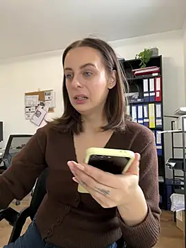 Hii Lolla online show from February 5, 9:01 am