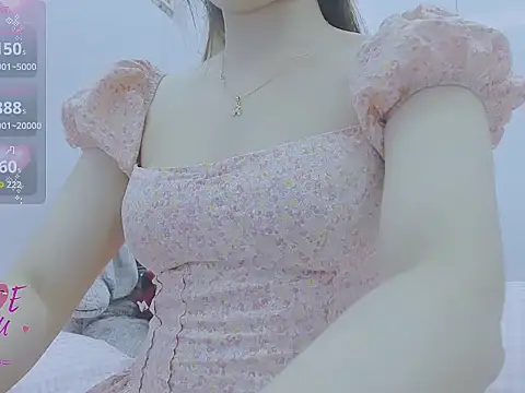 Snapshot of Linh_diudang chatting on October 25, 2:57 pm Linh diudang online show from October 25, 2:57 pm