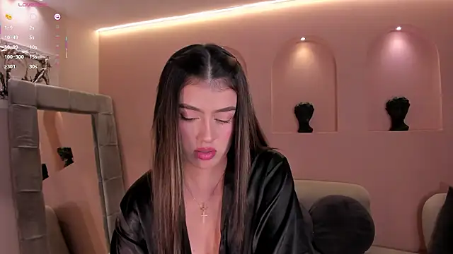 PaulinaSantos  online show from February 1, 8:29 pm