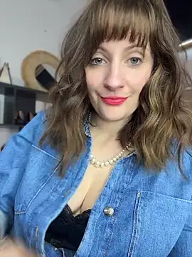 victoirenextdoor online show from April 12, 3:48 pm