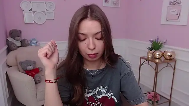 LucySkilar online show from October 23, 4:51 am