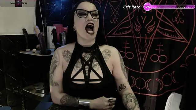 Evil Queen 666 online show from June 12, 6:54 am