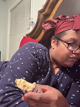 ebonyred online show from February 3, 2:10 am