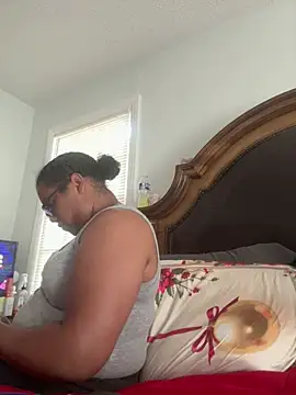 ebonyred online show from June 10, 7:01 pm