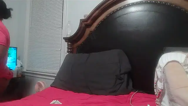 ebonyred online show from June 17, 2:24 am