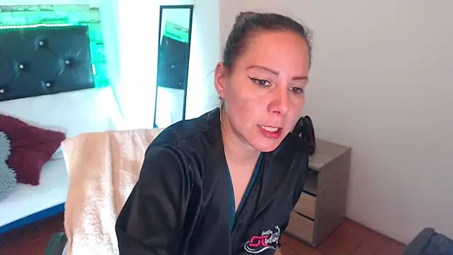 camila delarosa online show from September 10, 7:03 pm