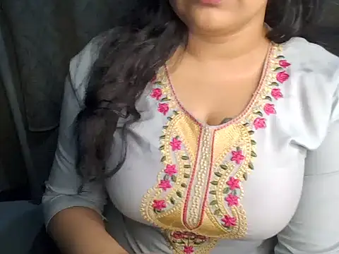 Trezza online show from October 2, 5:01 am