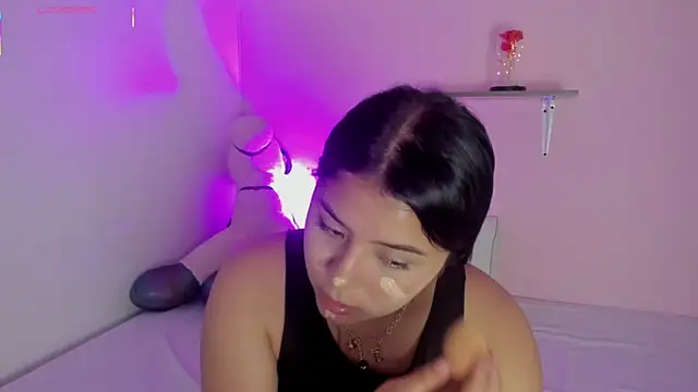 Oriana Guzman online show from November 11, 11:24 pm