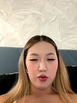 Aiko Yumi online show from November 26, 10:00 pm