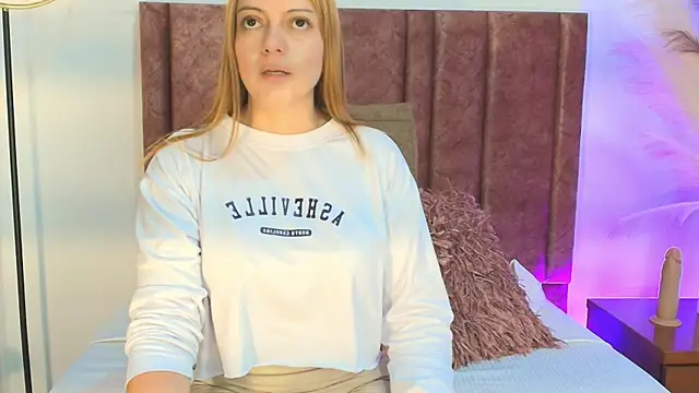 MirandaRoxx online show from September 10, 12:05 pm