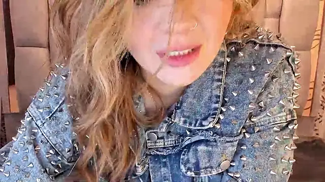 KataHot  online show from September 12, 8:49 pm