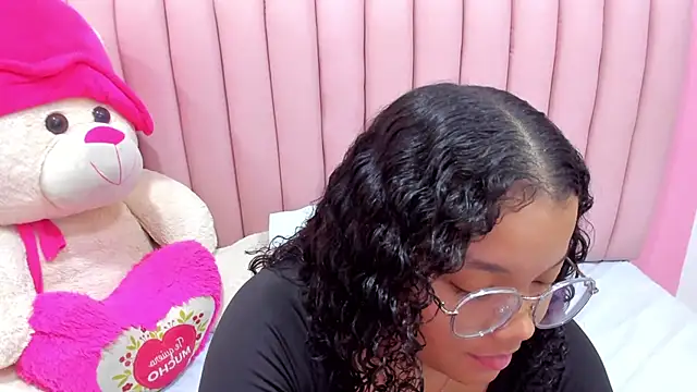 ISABELLA 020 online show from September 20, 3:10 pm