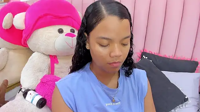 ISABELLA 020 online show from March 31, 2:17 pm