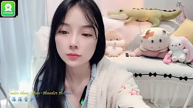 Snapshot of AKiKi711 chatting on October 22, 5:12 am AKiKi711 online show from October 22, 5:12 am