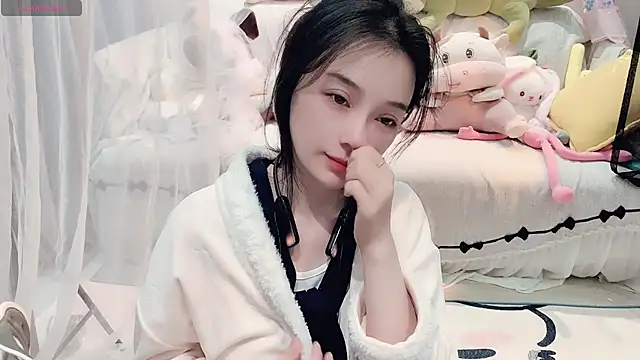 AKiKi711 online show from March 6, 2:56 pm