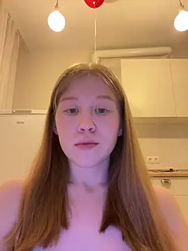 Eva Weyne online show from April 9, 8:47 pm