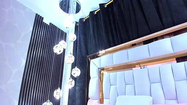 SarayRoyse online show from March 17, 7:40 pm