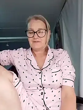 irinamaux online show from November 22, 5:59 pm