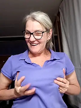 irinamaux online show from September 16, 5:37 am