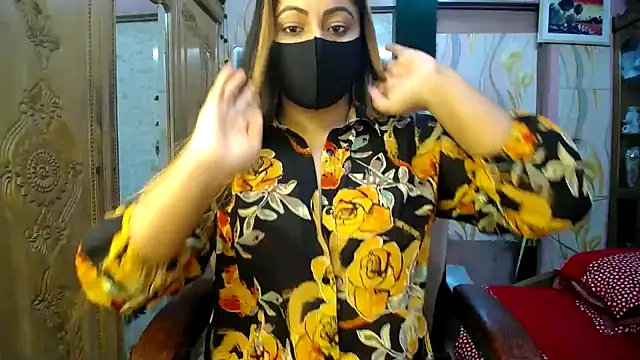 Snapshot of SeductiveMahira chatting on September 21, 1:37 am SeductiveMahira online show from September 21, 1:37 am