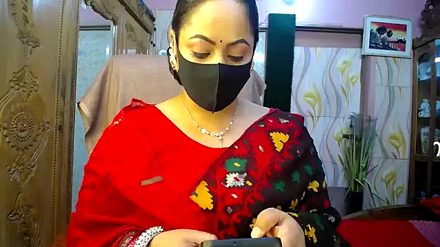 Snapshot of SeductiveMahira chatting on September 13, 6:05 pm SeductiveMahira online show from September 13, 6:05 pm