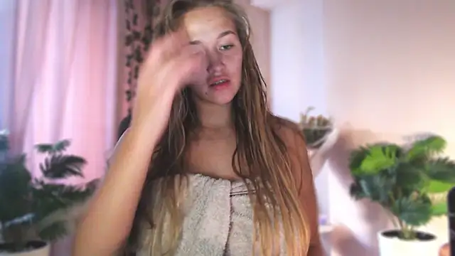 Snapshot of Milk_Bunny chatting on September 25, 8:57 am Milk Bunny online show from September 25, 8:57 am