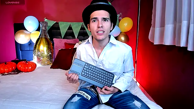  Tattoo Couple online show from September 28, 2:33 pm