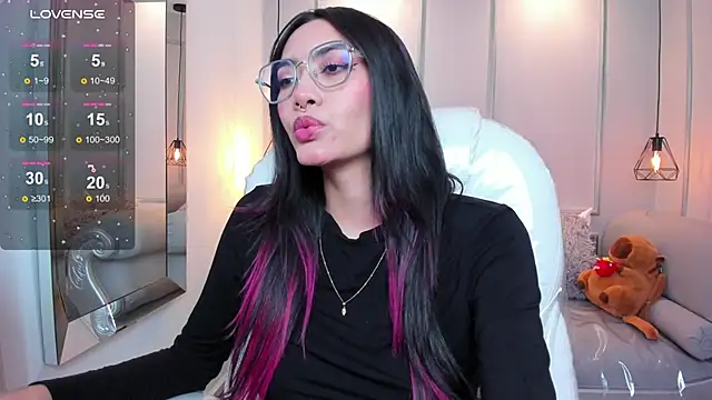 AzuraKindong online show from September 26, 7:44 pm