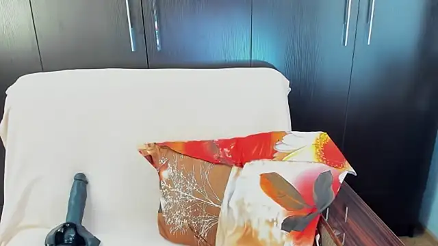 DaisyMun online show from December 2, 4:36 am