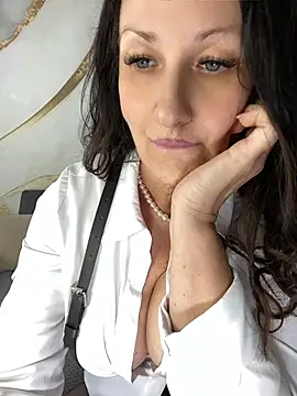 Katie-n online show from August 8, 10:45 am