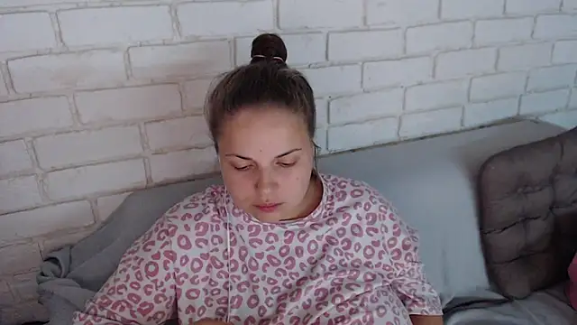 Crazyy girl  online show from October 5, 3:39 pm