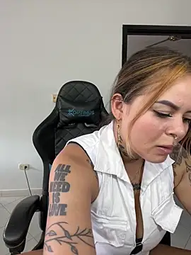 Chloe  and  Ivana  xxx online show from February 14, 8:00 pm