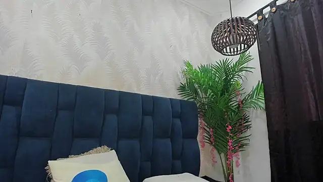 Ammy Connor1 online show from December 19, 8:45 pm