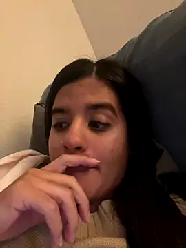 EmelyRogers online show from December 18, 7:51 pm