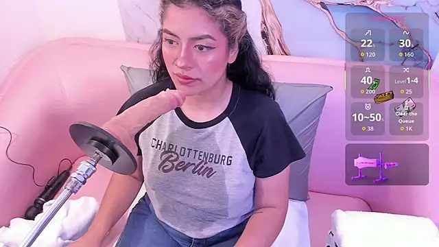 taylor cupper online show from November 22, 4:04 am