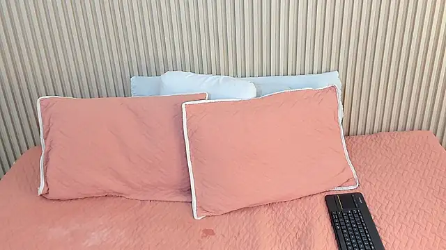 charlottebrowns  online show from September 12, 12:23 pm