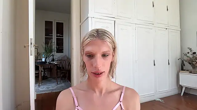 AliceSnowCatt online show from February 21, 4:30 pm