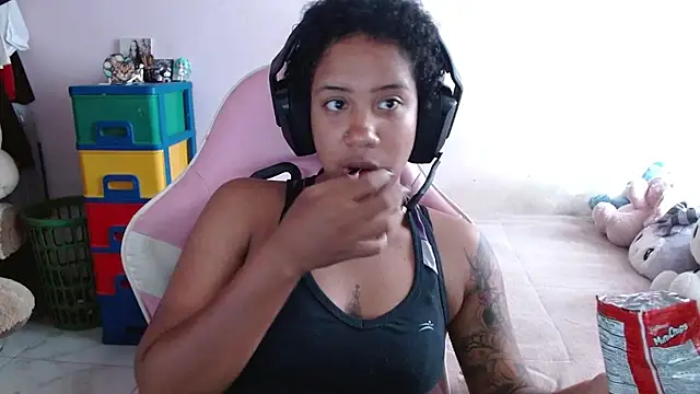 TiffanyRoouse online show from November 4, 9:31 pm