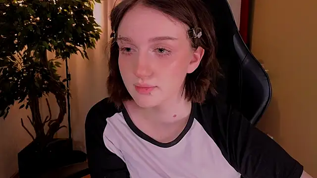 ELLIEJAY online show from November 30, 5:44 am