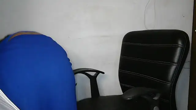 Snapshot of Suzie_darling chatting on September 27, 2:02 pm Suzie darling online show from September 27, 2:02 pm