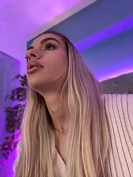 HaileyMadow online show from November 23, 7:43 am