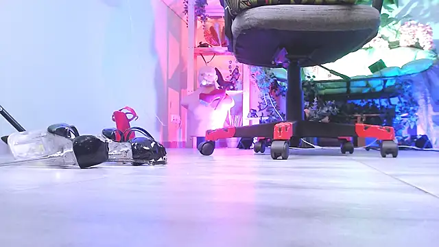 MonicaMaxwel online show from September 19, 2:38 pm