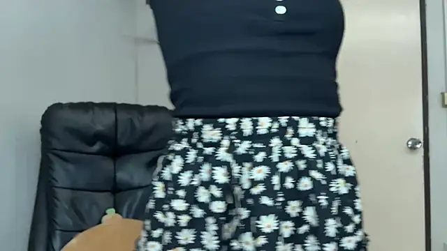 SassyJessi online show from May 27, 4:09 am