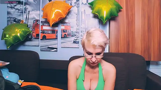 HelgaHimmell online show from November 12, 10:30 pm