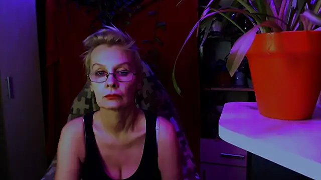 HelgaHimmell online show from March 27, 6:08 pm