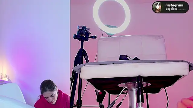 Angelst   online show from March 8, 8:07 am