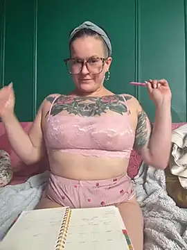 quinnmariexo online show from May 13, 7:30 pm