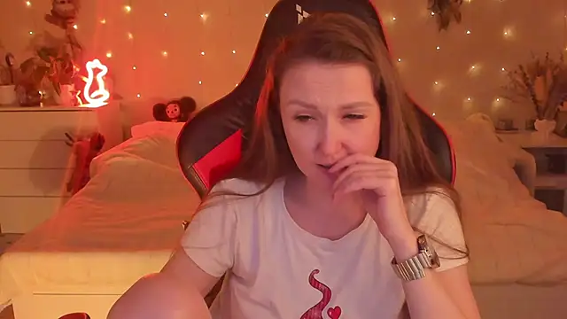 desperatehousewife   online show from January 18, 8:05 pm