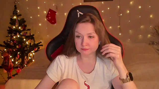 desperatehousewife   online show from January 5, 5:27 pm