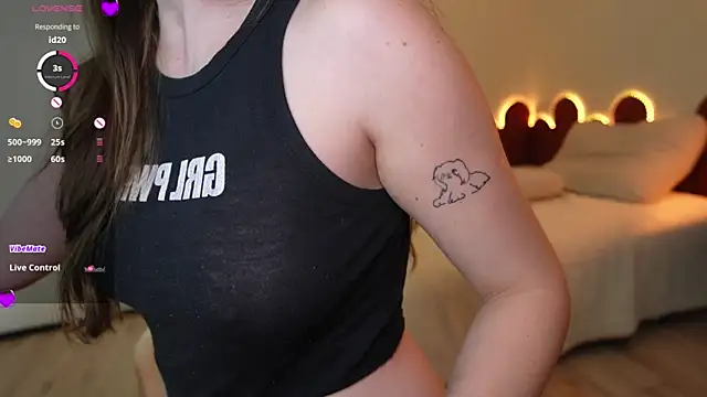 cuteface bigass  online show from July 13, 7:36 pm
